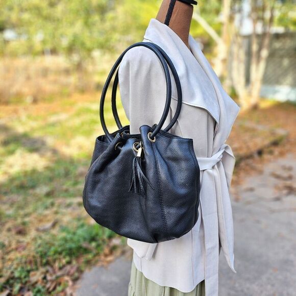 MICHAEL KORS Black Pebble Leather Shoulder Bag, Ring Tote Bag, Pre-owned - Picture 3 of 8